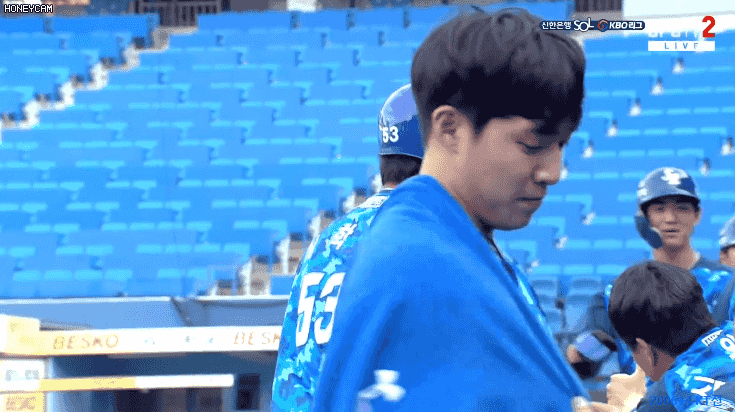 0E8BD217-98A1-4BA3-9924-E3B15FF8AAFE.gif
